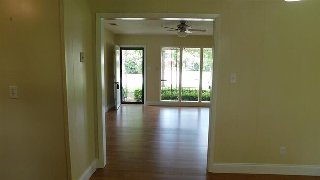 Living Room - 311 E Imperial Cir