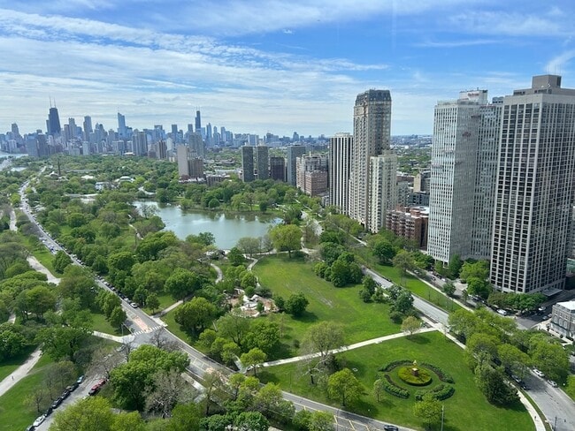Building Photo - 2800 N Lake Shore Dr