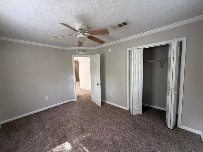 Building Photo - 72 Pisces Dr