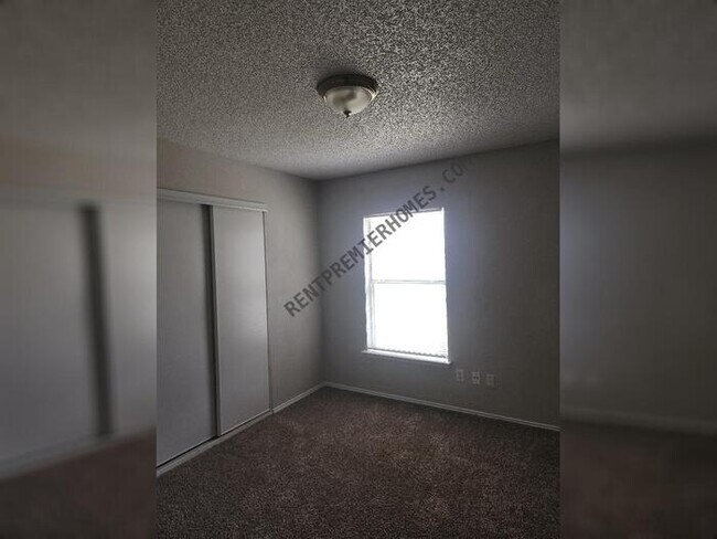 Building Photo - 3608 Garden Springs Dr