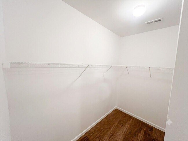 Building Photo - 1086 Blind Brook Cir