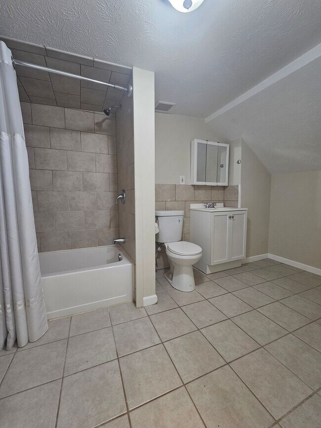 Building Photo - 3643 W 47th St
