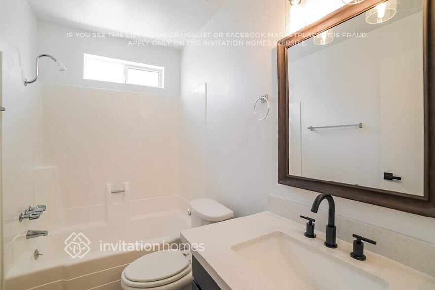 Building Photo - 6433 W Sunnyslope Ln