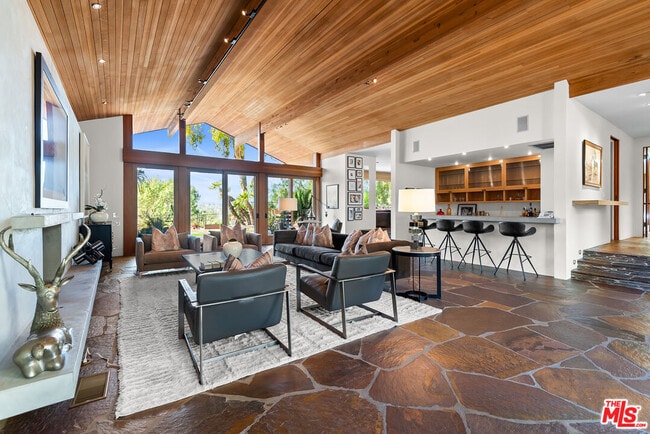 Building Photo - 4305 Clear Valley Dr