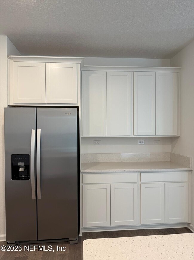 Building Photo - 644 Farmfield Dr