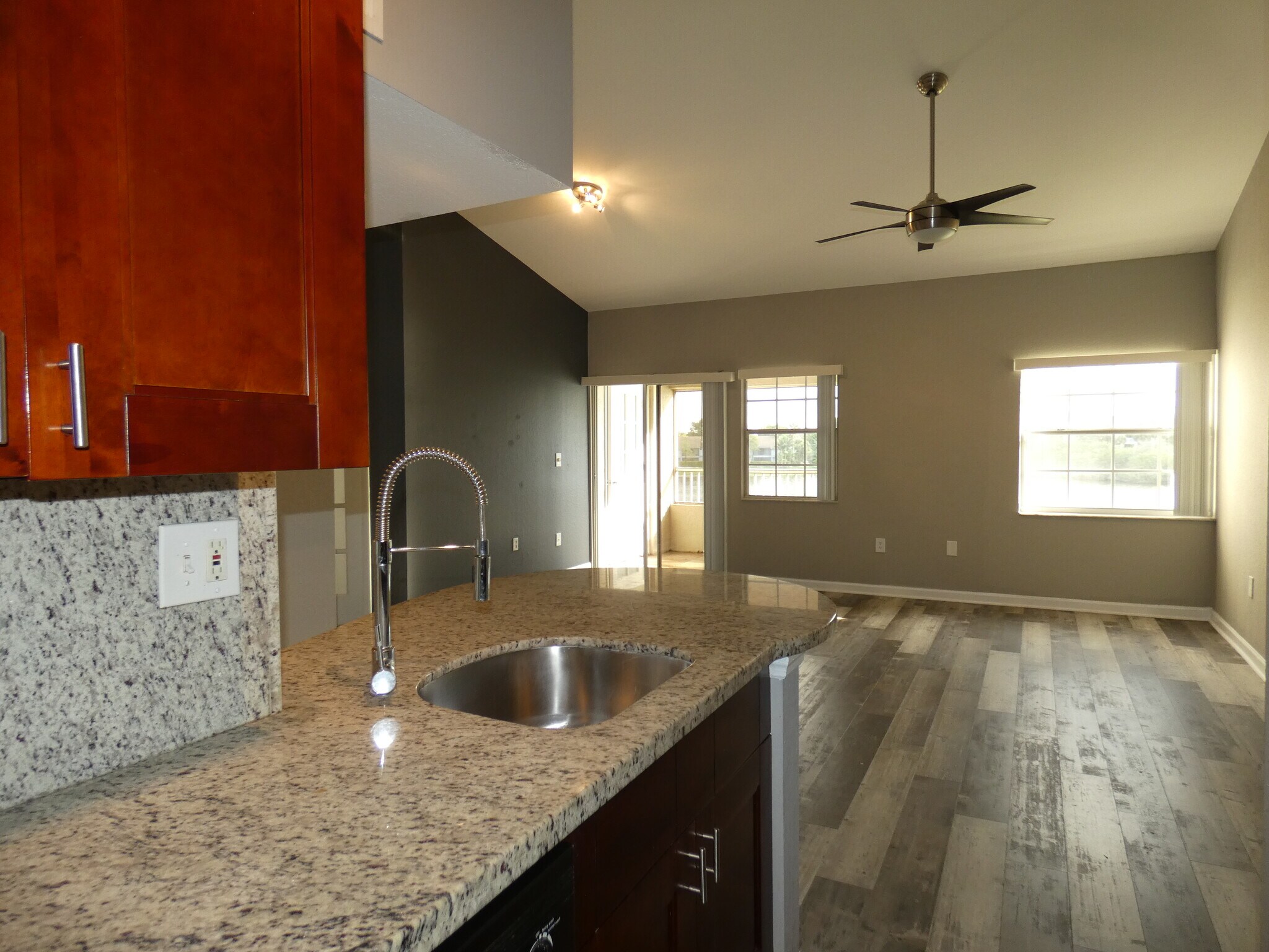 Building Photo - 2850 N Oakland Forest Dr