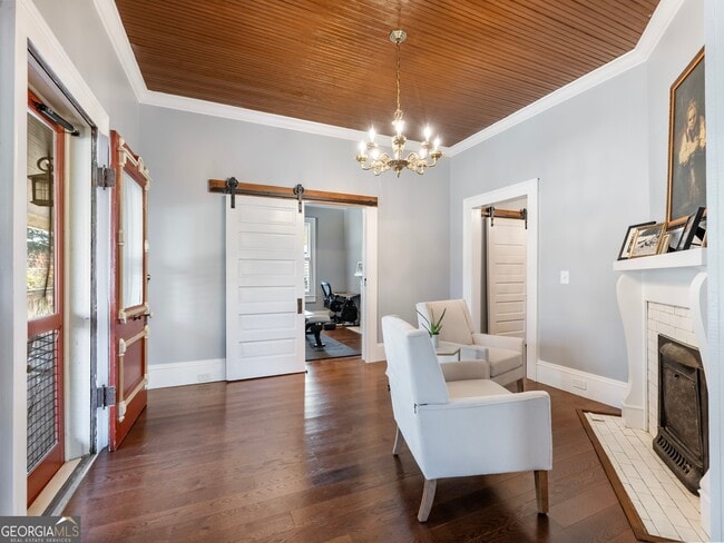 Building Photo - 249 Martin St