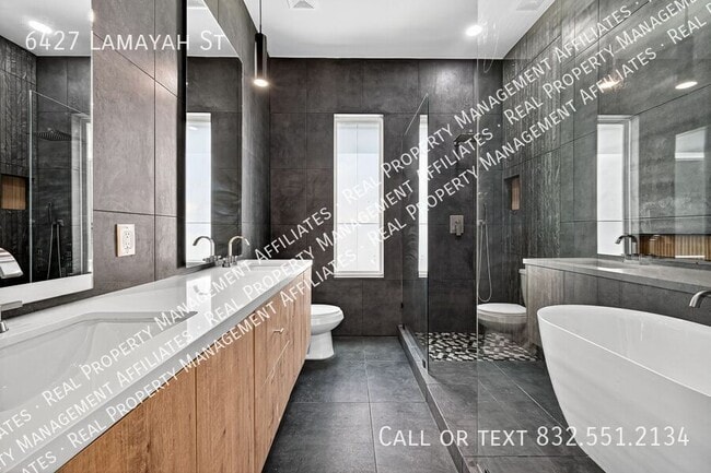 Building Photo - 6427 Lamayah St