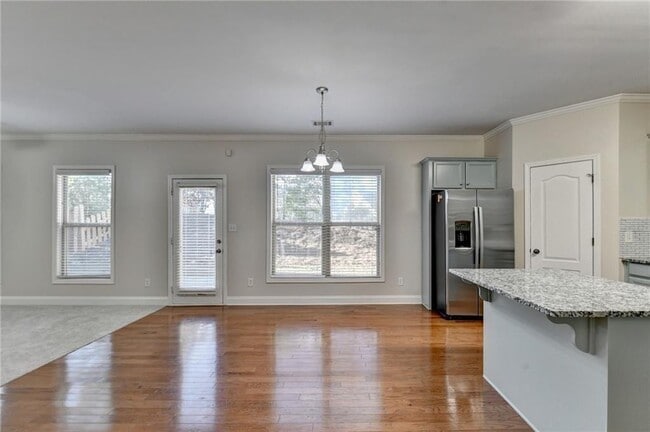 Building Photo - 522 Suwanee Oaks Dr NE