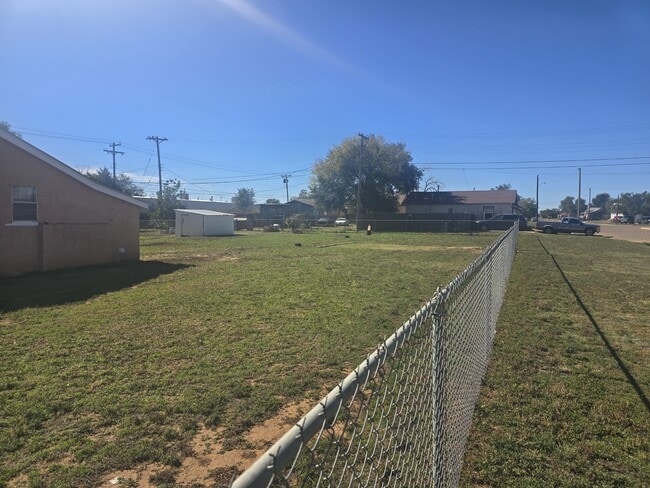 Building Photo - 316 N Walnut St