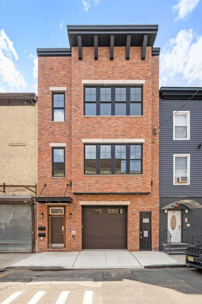 Building Photo - 153 New York Ave