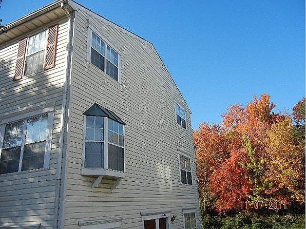 Building Photo - 1634 Brooksquare Dr