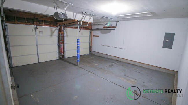 Building Photo - 6426 Silver Pheasant Ct