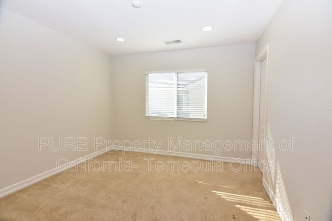 Building Photo - 23626 Applewood Pl