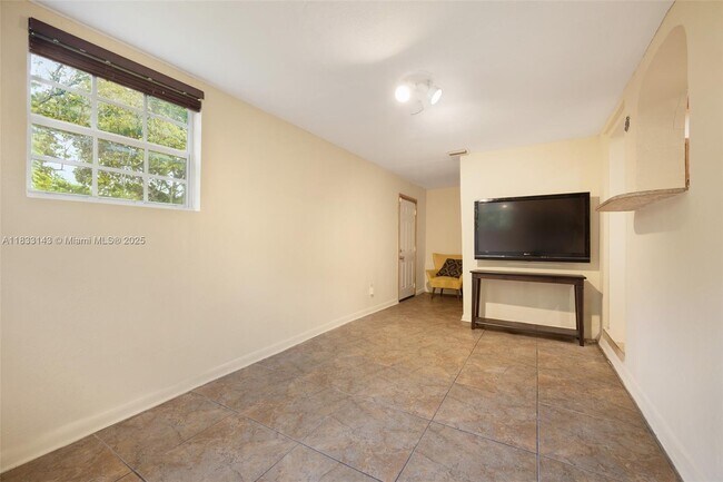 Building Photo - 6401 SW 63rd Ct
