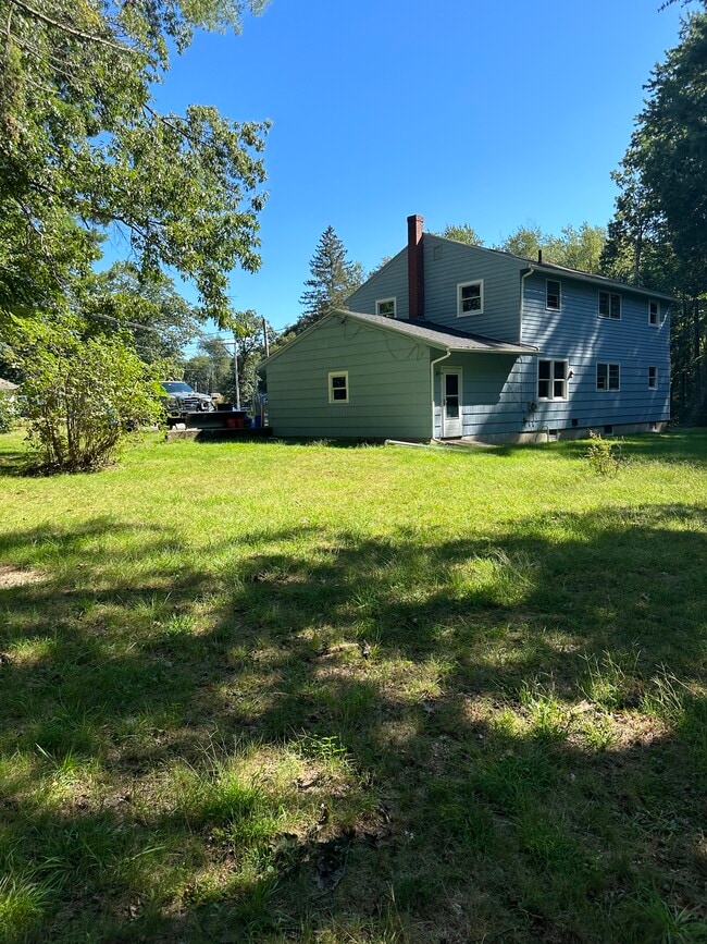 Building Photo - 5 Spruce Dr