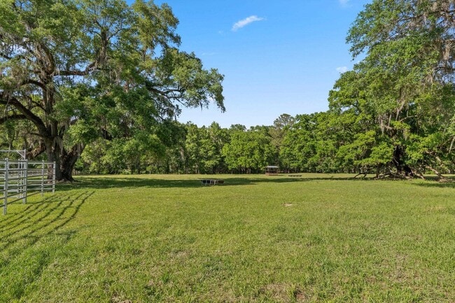 Building Photo - 9525 Woodland Hills Way