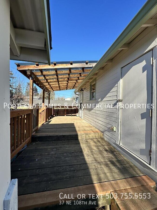 Building Photo - 37 NE 108th Ave