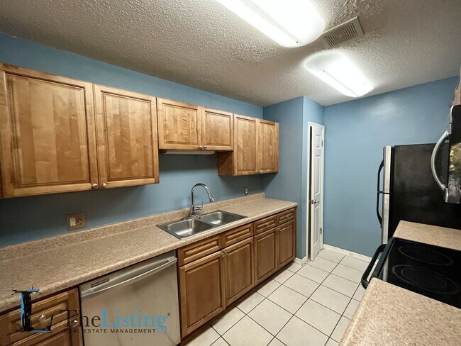 Building Photo - 1695 Lee Rd