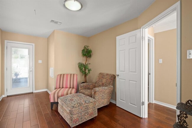 Building Photo - 6108 Cape Coral Dr