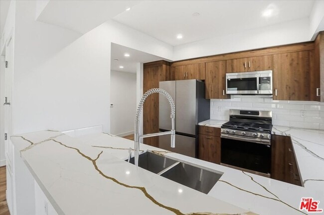 Building Photo - 1820 Prosser Ave