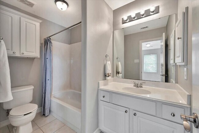 Building Photo - 12430 Timber Hollow