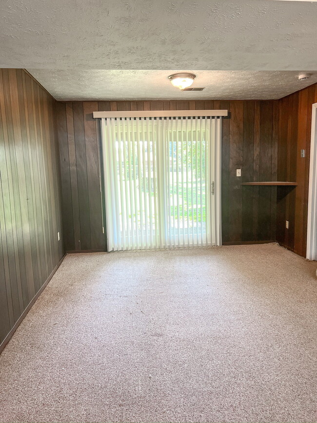 Building Photo - 136 Old Gate Rd