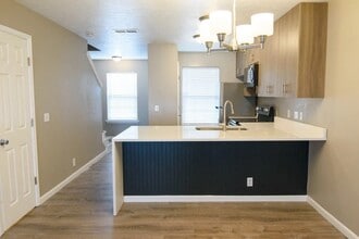 Building Photo - 6003 Cullen Dr