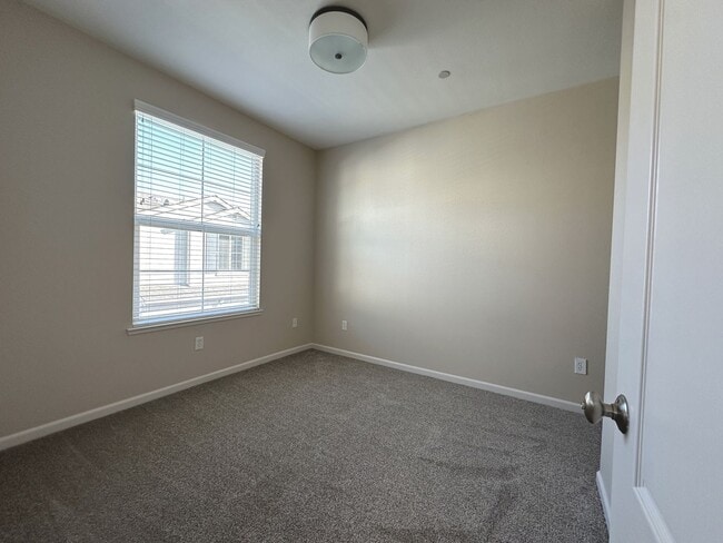 Building Photo - Beautifully Upgraded 3BD/2.5BA Citrus Heights Home with Covered Patio & Modern Amenities!