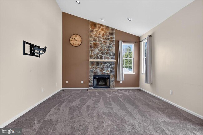 Building Photo - 2 Berwick Cir