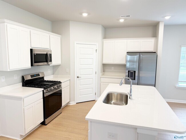 Building Photo - 28529 Whitehall Ln
