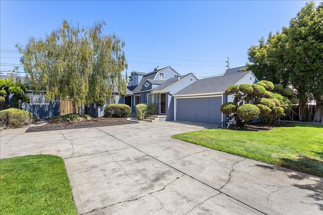 Building Photo - 3129 Fernside Blvd