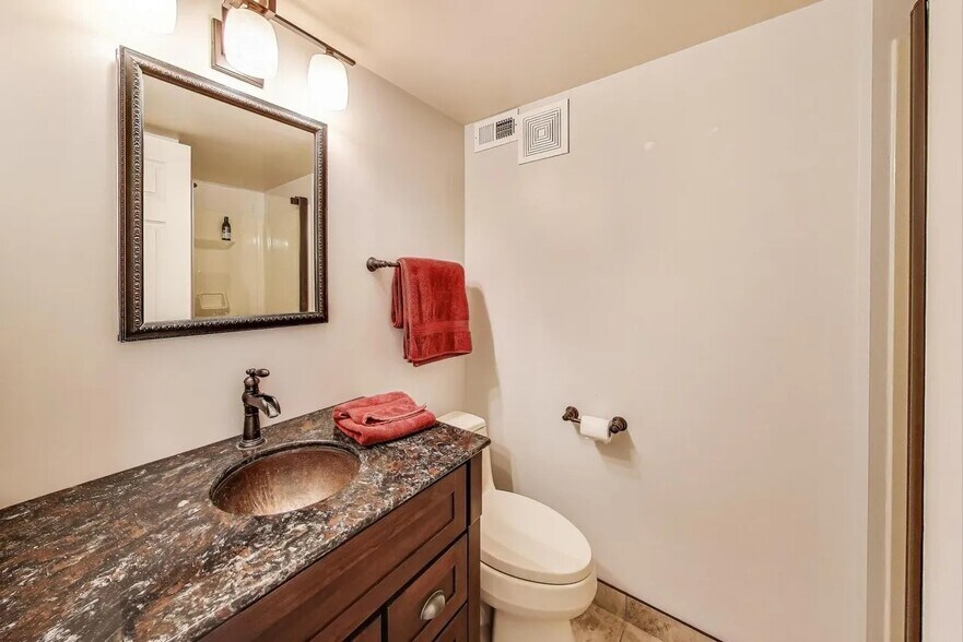 bathroom 2 - 25 Shoreline Rd