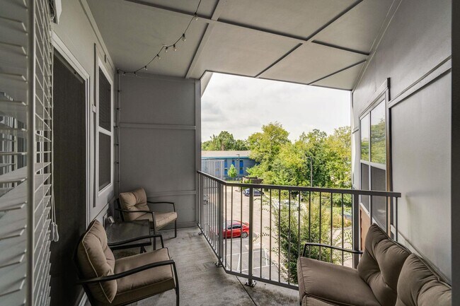 Building Photo - Chic East Nashville Two Bedroom Loft