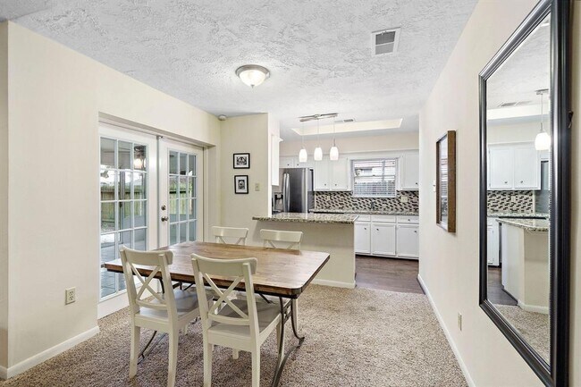 Building Photo - 9715 Lawngate Dr