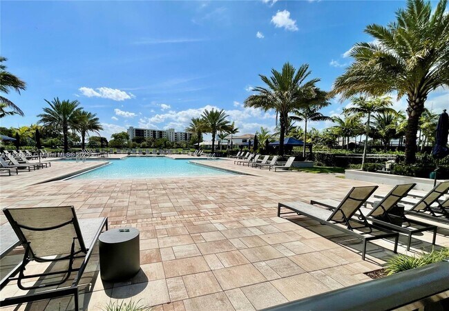 Building Photo - 2112 Appleton Cir S