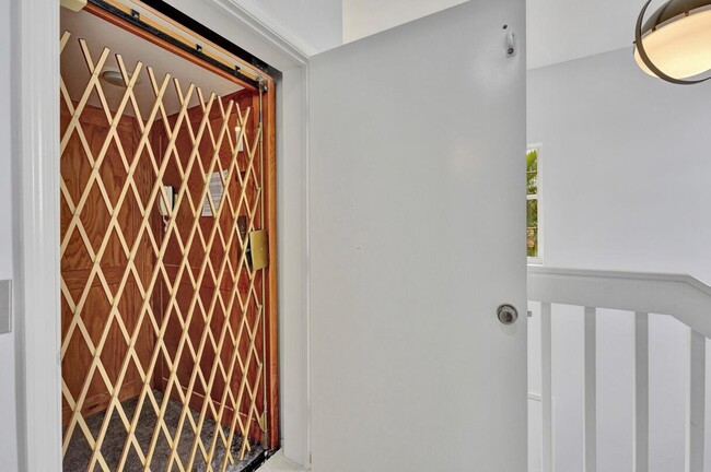 Building Photo - 7669 Springwater Pl