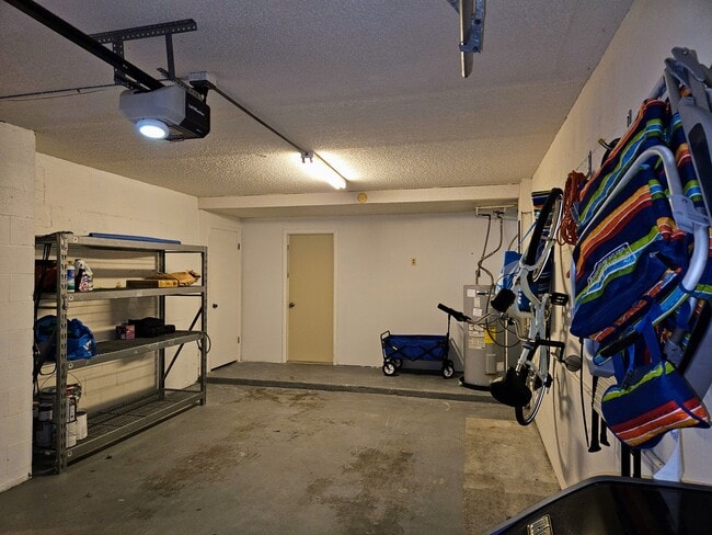 Building Photo - 255 Capri Cir N