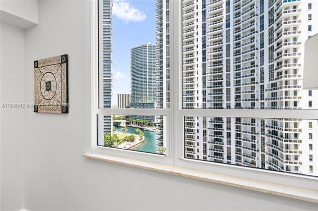Building Photo - 801 Brickell Key Blvd