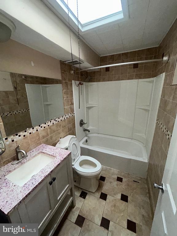 Building Photo - 4655 Benson St