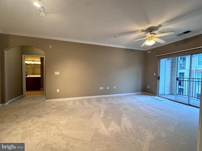 Building Photo - 12925 Centre Park Cir