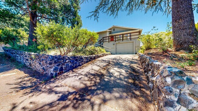 Building Photo - 4560 Sullivan Ct