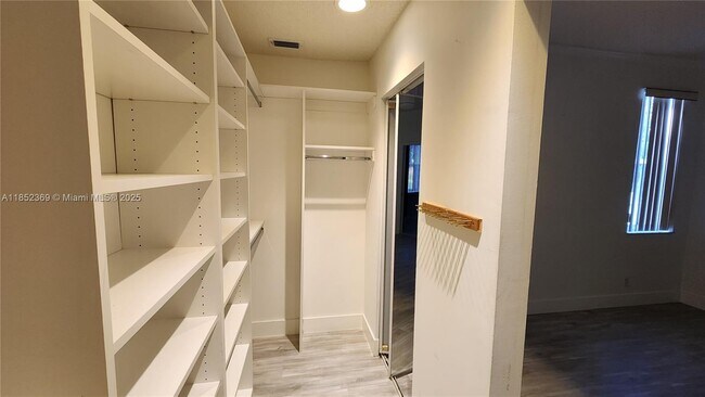 Building Photo - 772 Sand Creek Cir