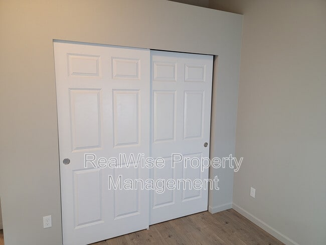 Building Photo - 407 SW 11th St