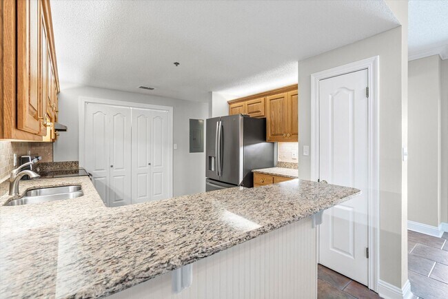 Building Photo - GREAT COMMUTE & AMENITIES