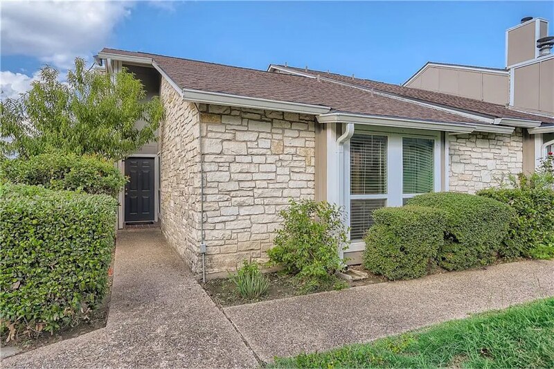 Building Photo - 1701 Timber Brush Trail