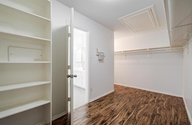 Building Photo - 12223 Ayrshire Pl