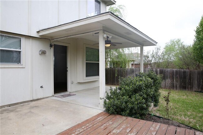 Building Photo - 525 Grey Feather Ct