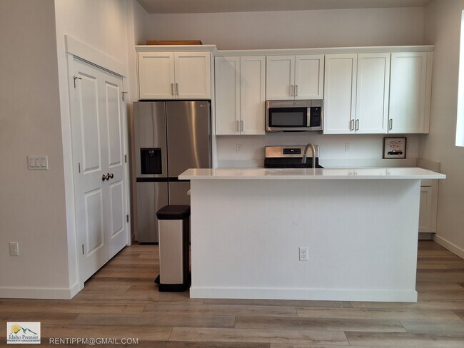 Building Photo - 1629 N Mumbarto Ln