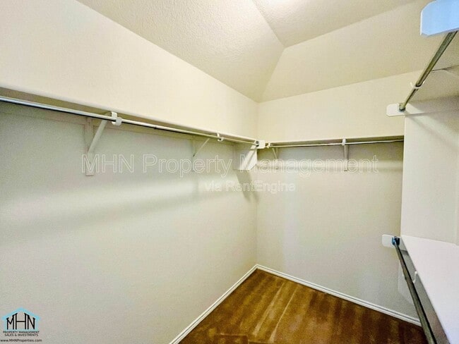 Building Photo - 12852 Laurel Brush